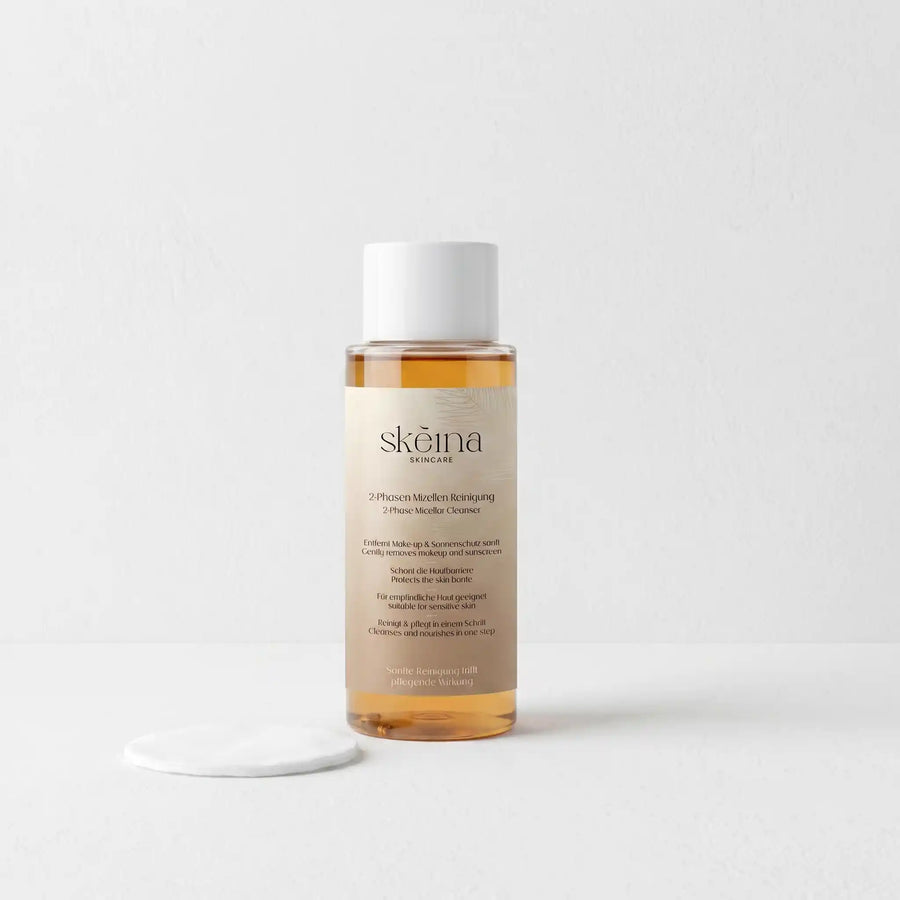 Starte jetzt mit deiner natürlichen und sanften Gesichtsreinigung mit der Skincare von Skeina und dem 2-Phasen-Mizellenwasser.